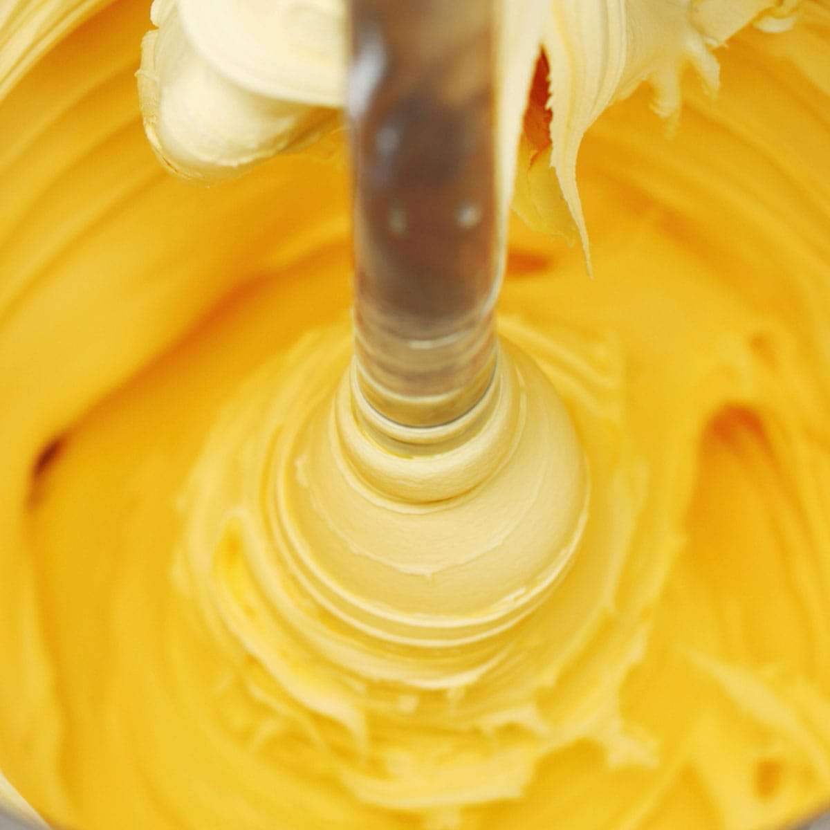 Mango gelato making